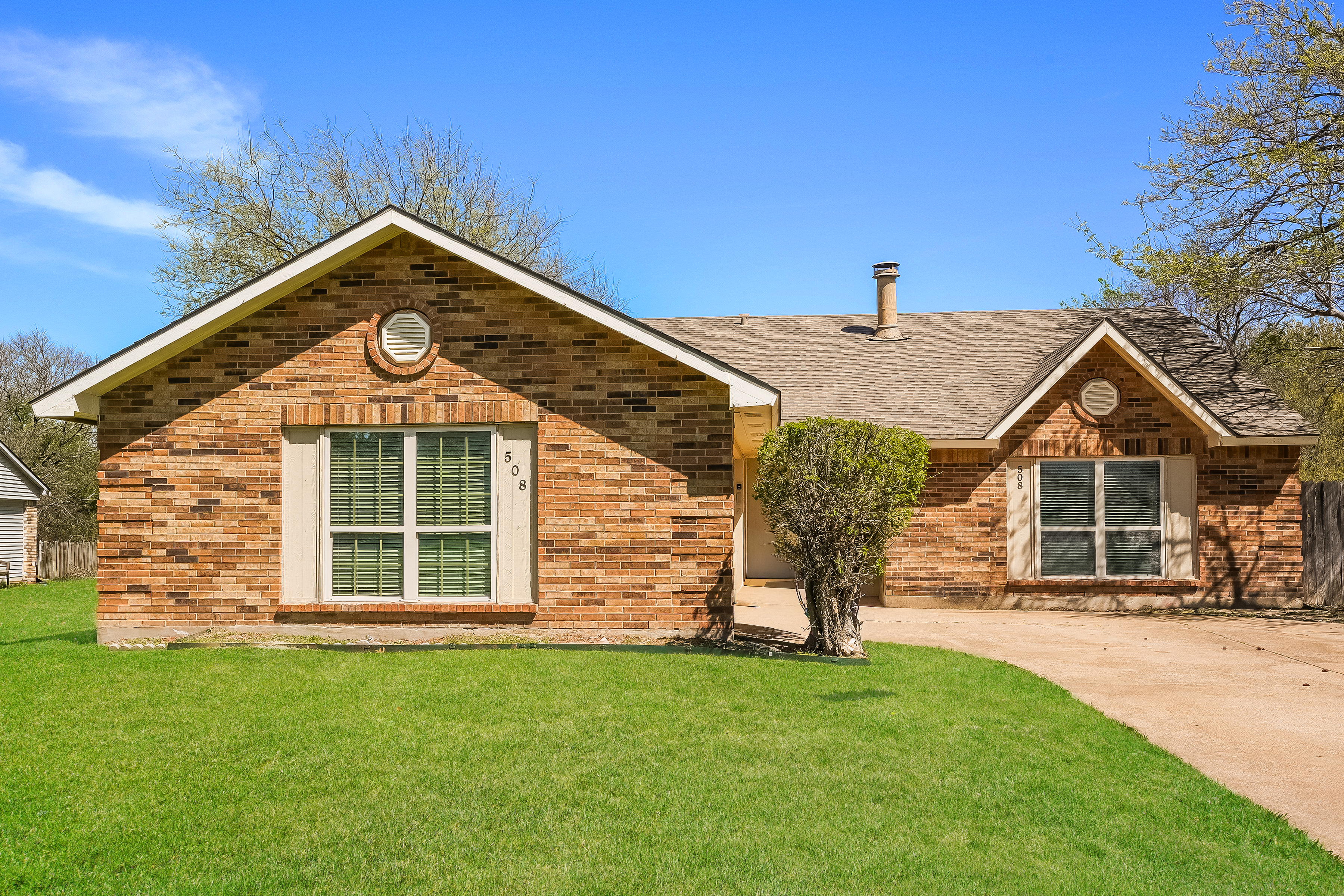 508 Nora Ln DeSoto, TX 75115